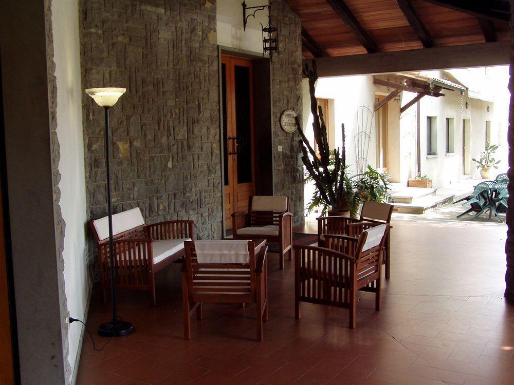 Hotel La Piccola Stazione Торріта-ді-Сьєна Екстер'єр фото