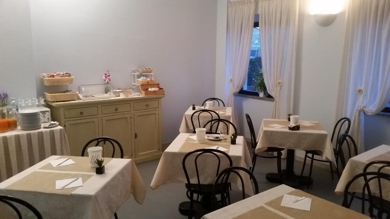 Hotel La Piccola Stazione Торріта-ді-Сьєна Екстер'єр фото