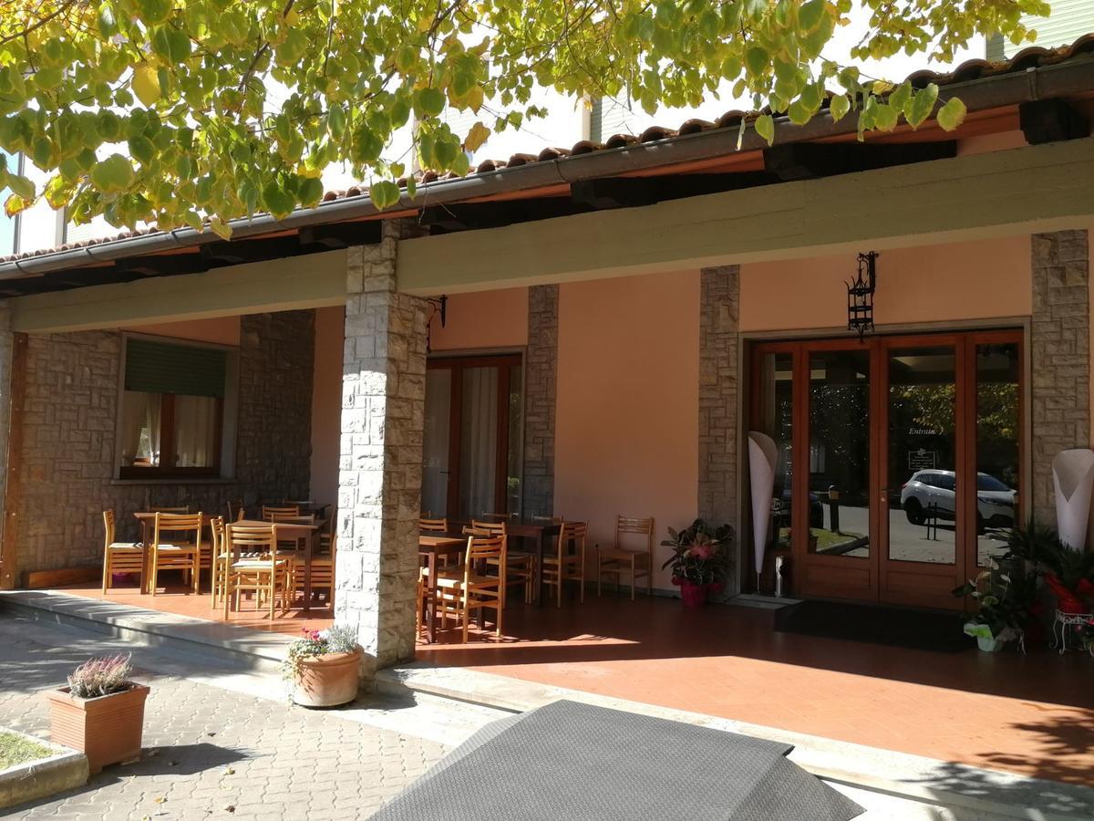 Hotel La Piccola Stazione Торріта-ді-Сьєна Екстер'єр фото