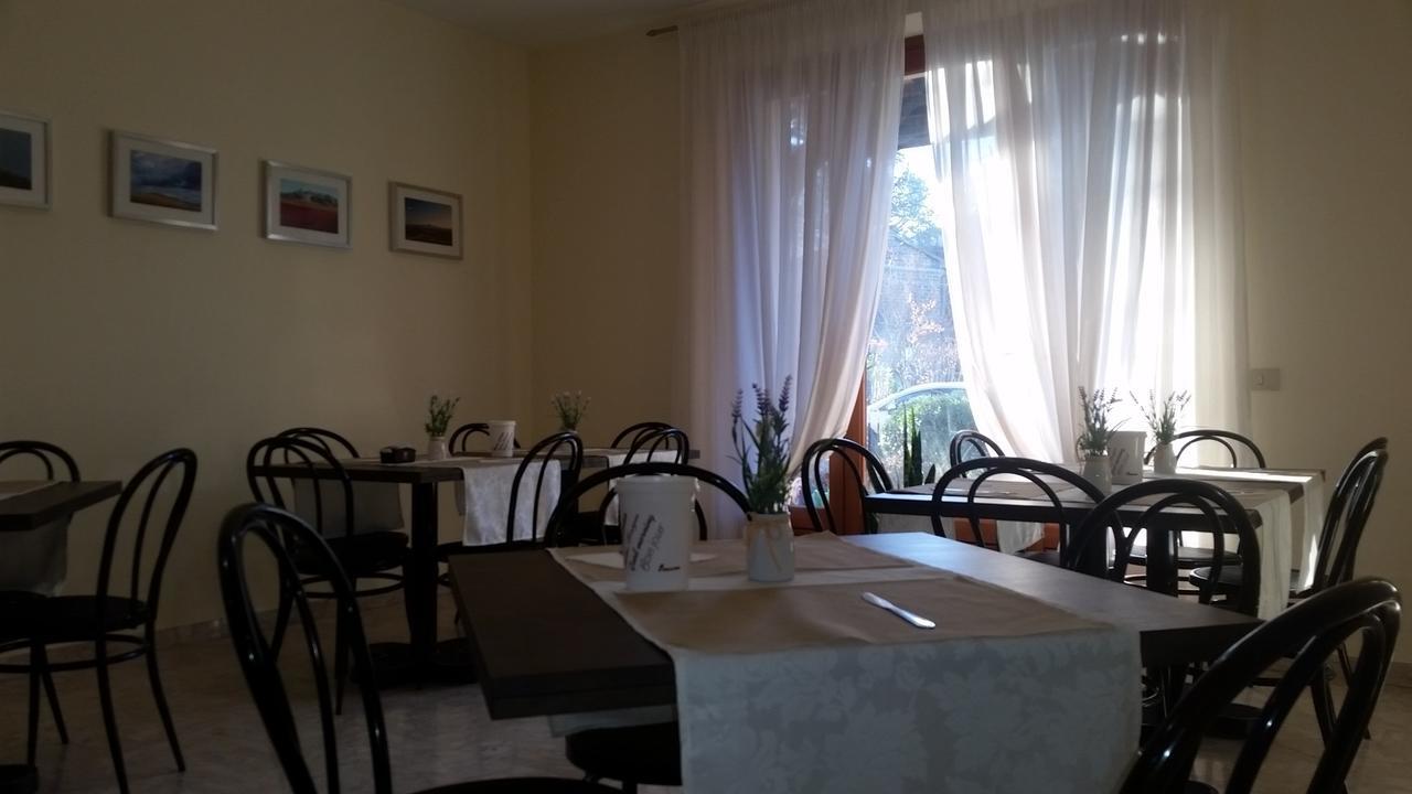 Hotel La Piccola Stazione Торріта-ді-Сьєна Екстер'єр фото