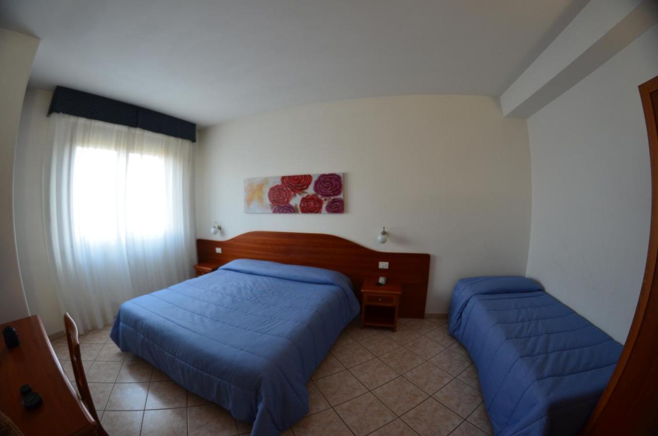 Hotel La Piccola Stazione Торріта-ді-Сьєна Екстер'єр фото